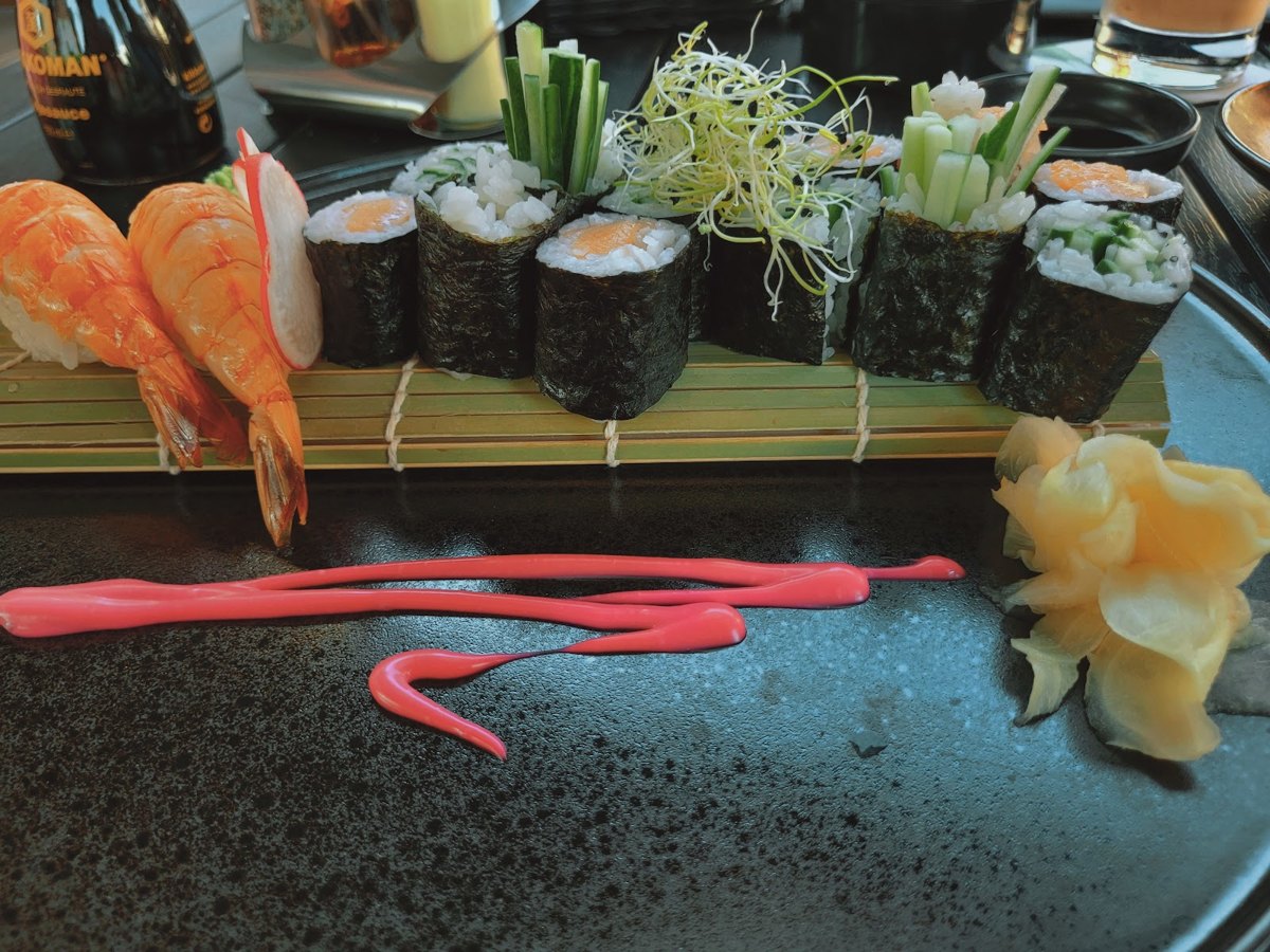 MT32. SUSHI SET 4