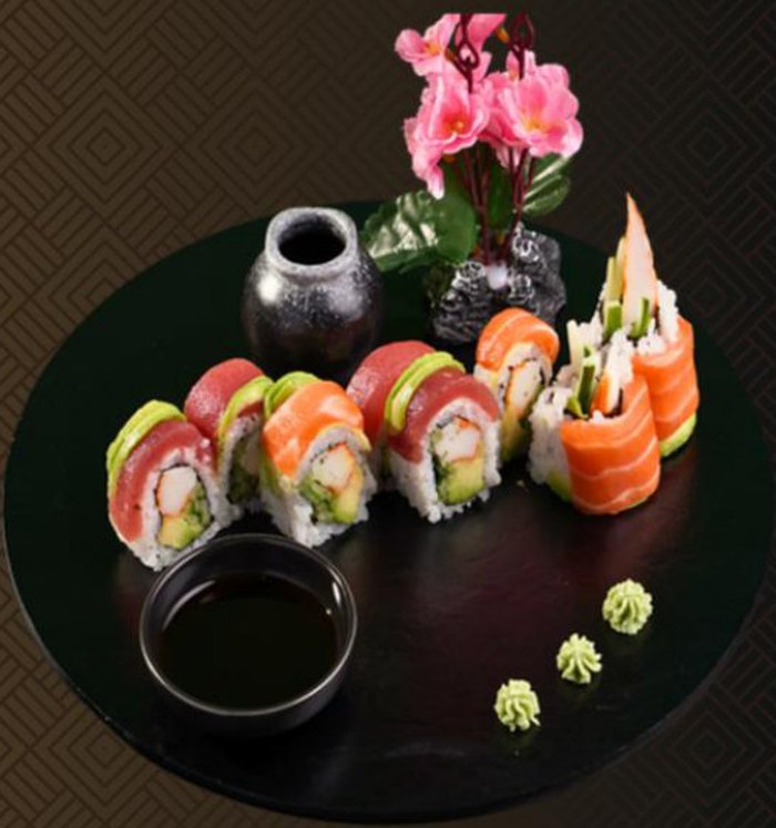 90. Futo Salmon Maki