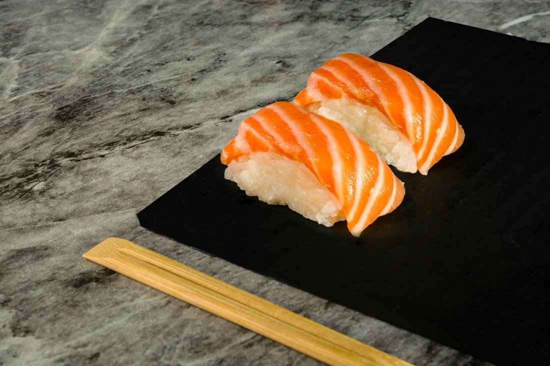 50. Nigiri Sake
