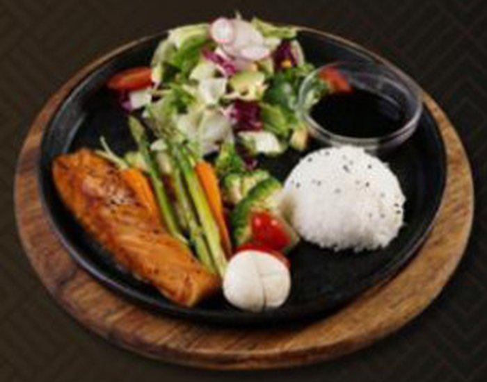 40. Cá Hồi Nướng Sốt Teriyaki - Grilled Salmon Teriyaki